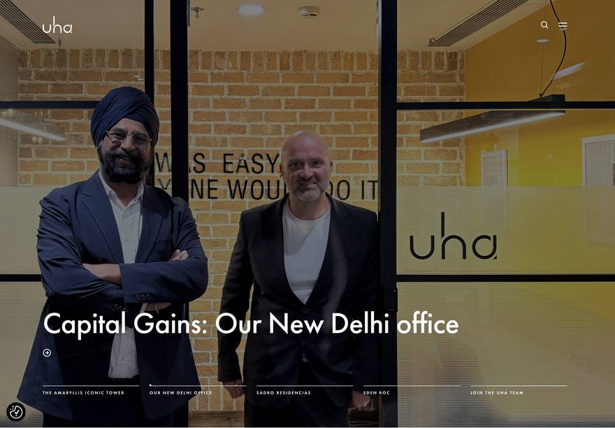 UHA Webdesign für Architekten Startseite von UHA mit einem Foto aus dem neuen Büro in Neu-Delhi